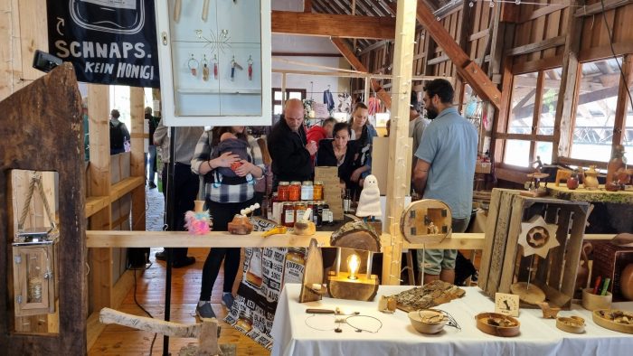 Kunsthandwerkermarkt-der-schoenen-Dinge-Pfingsten-052024-Roensahl-Gut-Haarbecke (34)