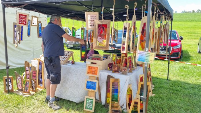 Kunsthandwerkermarkt-der-schoenen-Dinge-Pfingsten-052024-Roensahl-Gut-Haarbecke (51)